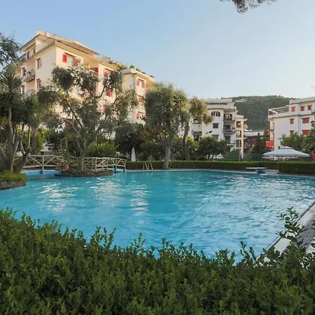 Apartment Sorrentovibes - Modern With Terrace, Swimming Pool&tennis *